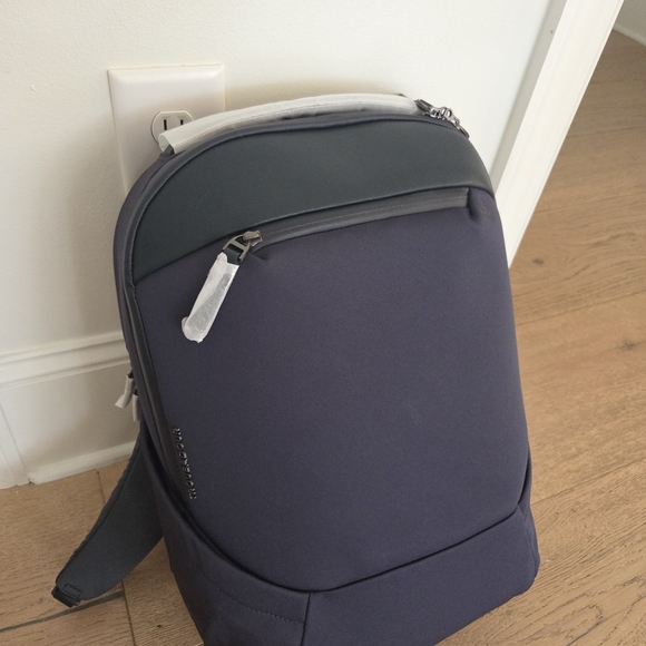 NWT TROUBADOUR Apex 4.0 Backpack, Basalt Color - Picture 9 of 10